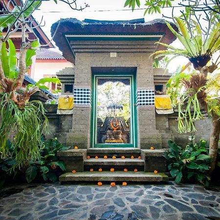 Flamboyant Villa Ubud Exterior photo