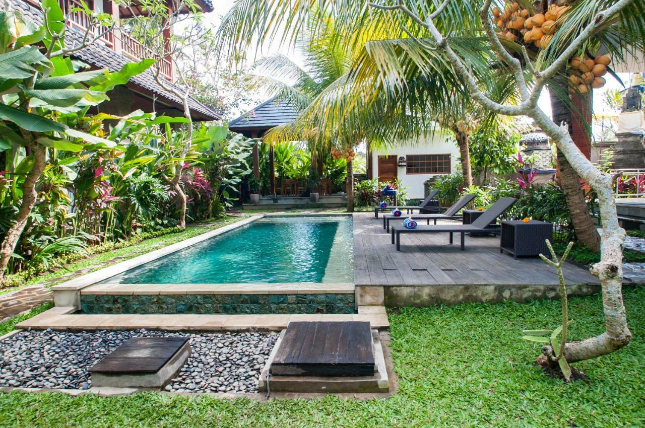Flamboyant Villa Ubud Exterior photo