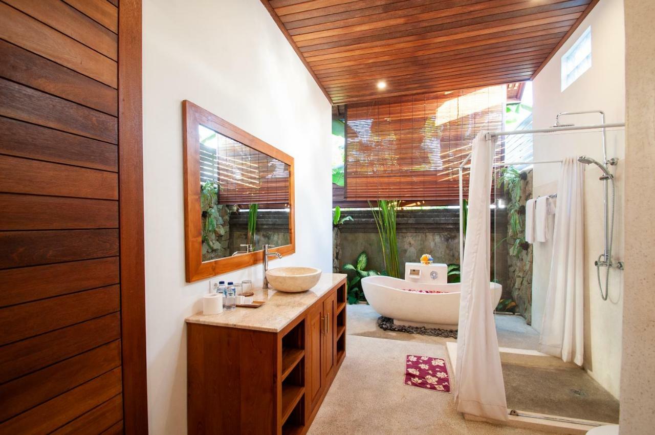 Flamboyant Villa Ubud Exterior photo